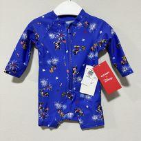 Macacão UV Old Navy e Disney Novo com Etiqueta FPS 50 Tam 0 - 3 meses - 0 a 3 meses - Old Navy