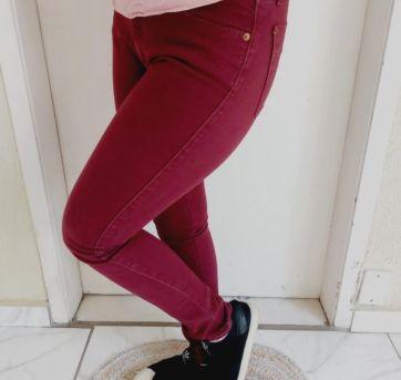 Calça Damyller tam 40 (serve para adolescentes que usa 16 também) - 16 anos - Nacional