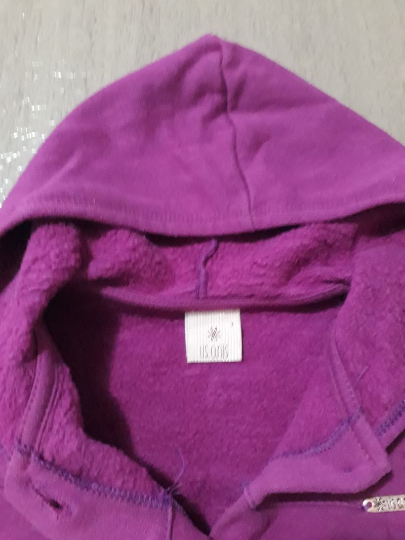 uva moletom com capuz