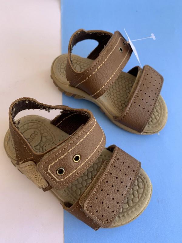 Sandália Klin marrom 20 no Ficou Pequeno - Desapegos de Sapatos quase novos  ou nunca usados para bebês, crianças e mamães. 1037776