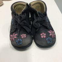 Botas pouco usadas para Menina tamanho 20 | Ficou Pequeno Brechó Infantil