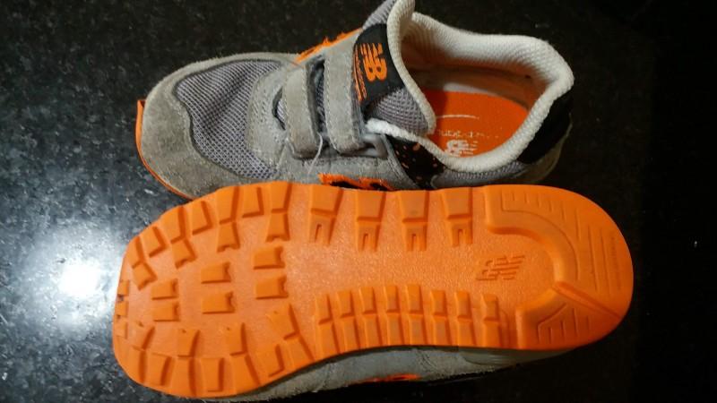 new balance cinza e laranja