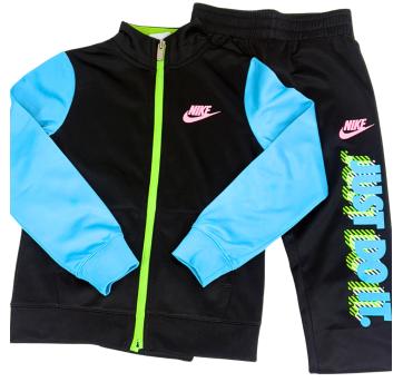 Conjunto Infantil Nike Esportivo Preto com Azul e Detalhes Neon “Just Do It” - 10 anos - Nike