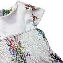 Vestido Infantil Floral Branco com Lastex no Busto - 5 anos - Sem etiqueta Importado