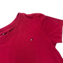 Camiseta Infantil Vermelha Tommy Hilfiger – Manga Curta com Logo Bordado - 5 anos - Tommy Hilfiger