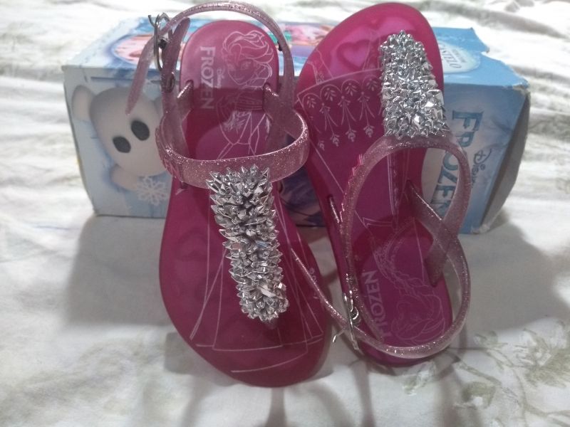 Sandália Frozen Tam 23/24 24 no Ficou Pequeno - Desapegos de Sapatos quase  novos ou nunca usados para bebês, crianças e mamães. 627425