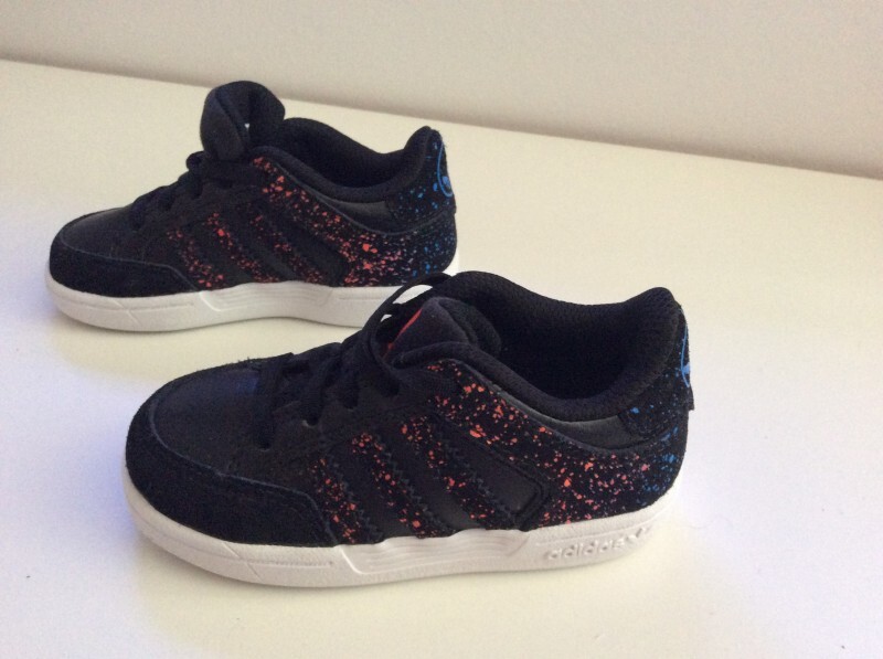 novo adidas preto