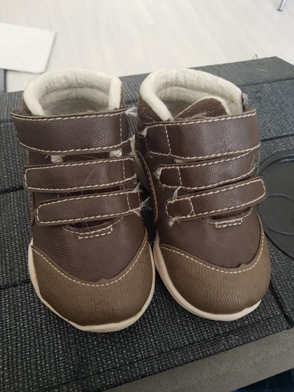 tenis botinha marrom