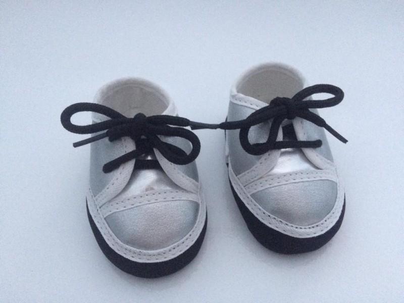 Sapatinho Bebê Infantil Menino 01 no Ficou Pequeno - Desapegos de Sapatos  quase novos ou nunca usados para bebês, crianças e mamães. 1030180