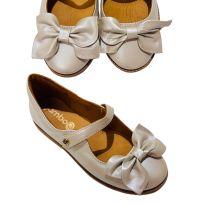 Sapatilha perolada  cor neutra com laço - 28 - Gambo