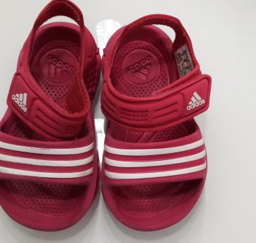 Papete Adidas 20 no Ficou Pequeno - Desapegos de Sapatos quase novos ou  nunca usados para bebês, crianças e mamães. 475425