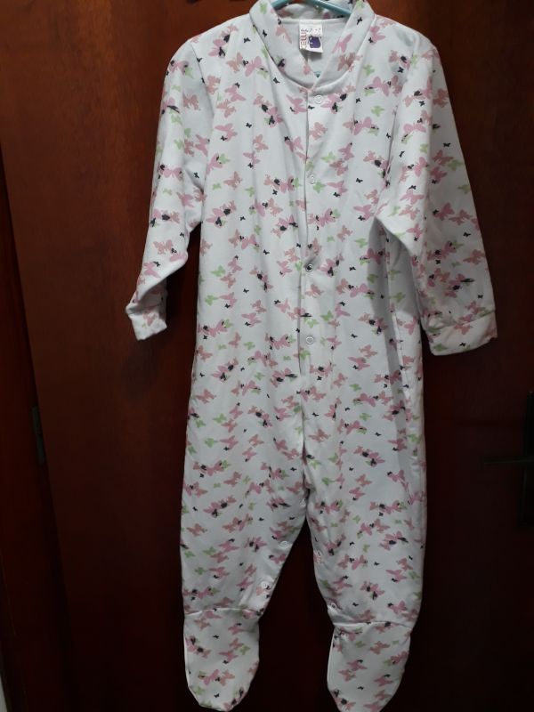 Pijama macacão com pé emborrachado 3 anos no Ficou Pequeno - Desapegos de  Roupas quase novas ou nunca usadas para bebês, crianças e mamães. 650366