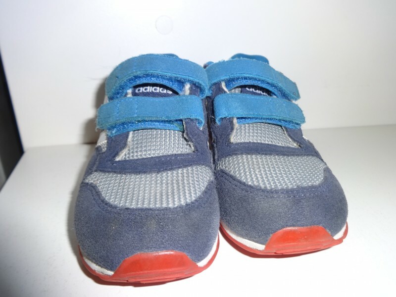 tenis adidas azul e vermelho