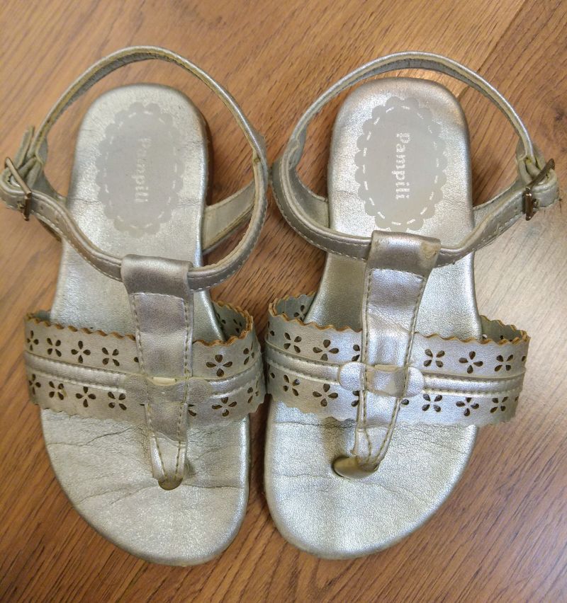 Sandália Prata Pampili Tam 24 24 no Ficou Pequeno - Desapegos de Sapatos  quase novos ou nunca usados para bebês, crianças e mamães. 733700