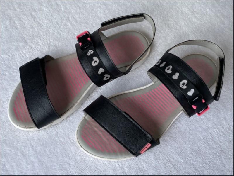 Sandália PAMPILI preta 35 no Ficou Pequeno - Desapegos de Sapatos quase  novos ou nunca usados para bebês, crianças e mamães. 980459