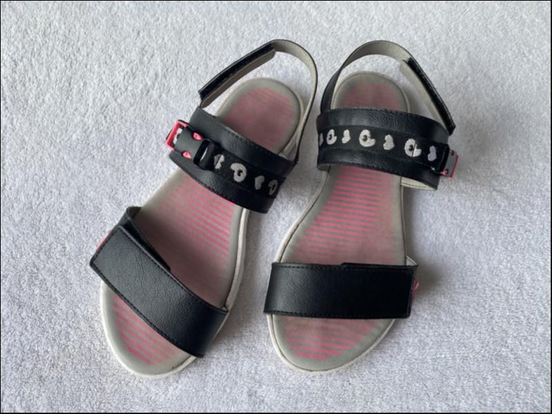 Sandália PAMPILI preta 35 no Ficou Pequeno - Desapegos de Sapatos quase  novos ou nunca usados para bebês, crianças e mamães. 980459