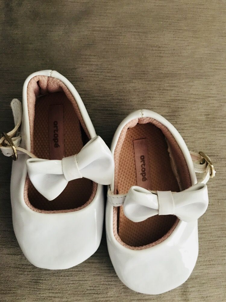 Sapatinho branco de bebê ortopé. 16 no Ficou Pequeno - Desapegos de Sapatos  quase novos ou nunca usados para bebês, crianças e mamães. 648652