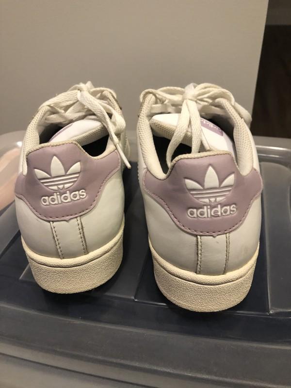 tenis adidas superstar lilas