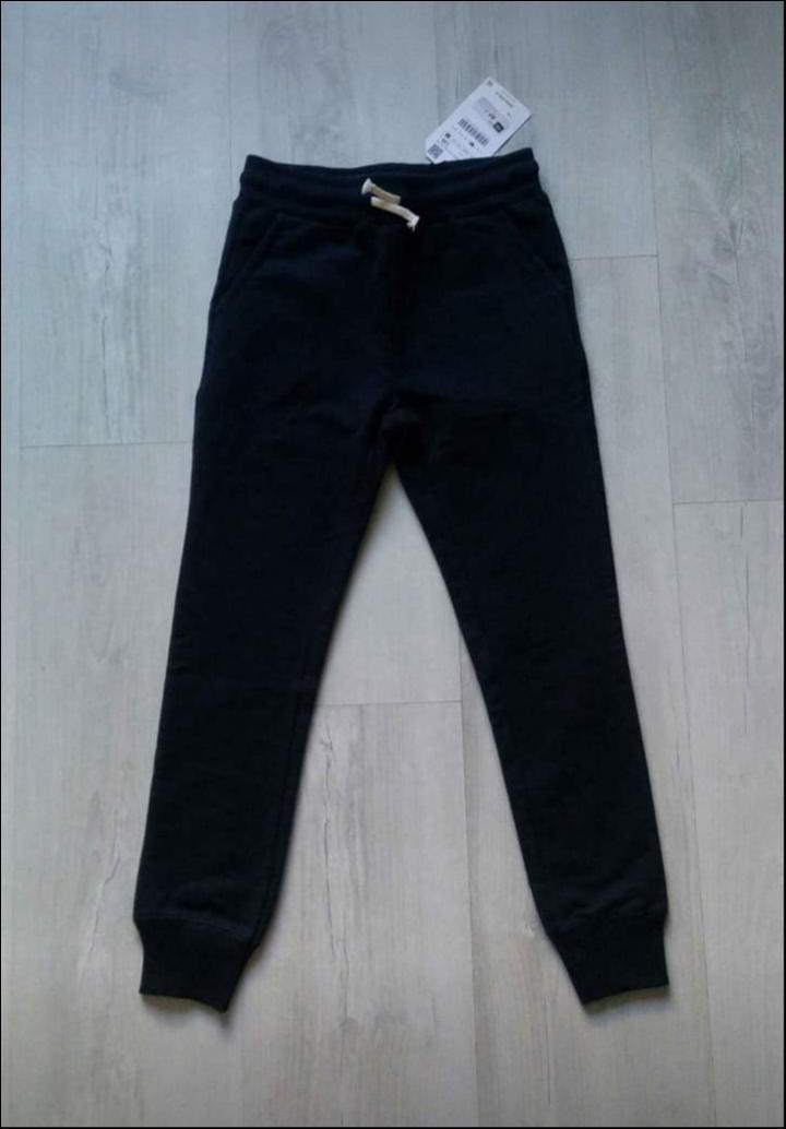 NOVA - Calça em moletom Zara girls Tam 8 (serve antes)) 6 anos no Ficou  Pequeno - Desapegos de Roupas quase novas ou nunca usadas para bebês,  crianças e mamães. 1024431