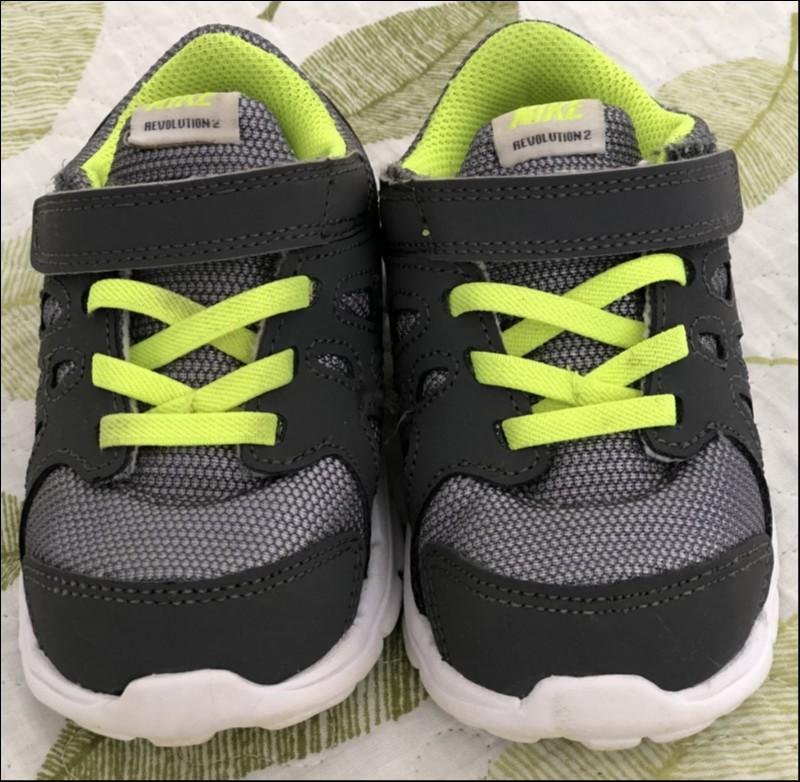 tênis nike revolution 2
