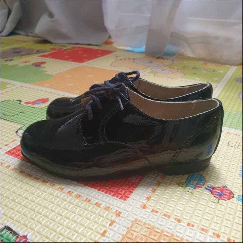 Sapato Social envernizado para Menino - Importado 24 no Ficou Pequeno -  Desapegos de Sapatos quase novos ou nunca usados para bebês, crianças e  mamães. 1005912