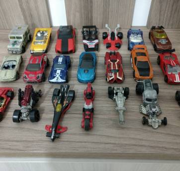 ✓VENDO EM MENOR QUANTID COLEÇÃO DE 21 MINIATIURAS ANTIGAS {CARRINHOS HOT WHEELS} - Sem faixa etaria - Hot Wheels