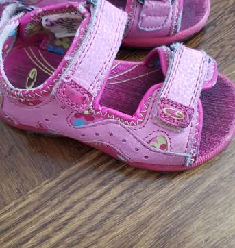 Sandalia Velcro Rosa 21 no Ficou Pequeno - Desapegos de Sapatos quase novos  ou nunca usados para bebês, crianças e mamães. 749807